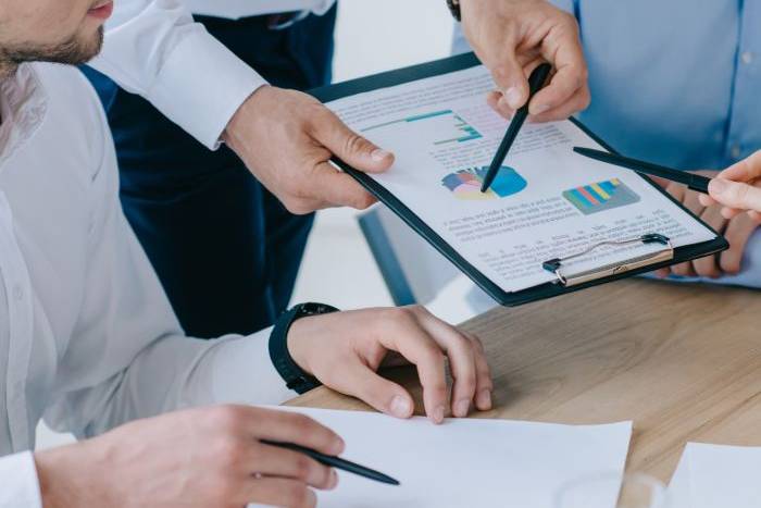 negotiate with insurance adjuster